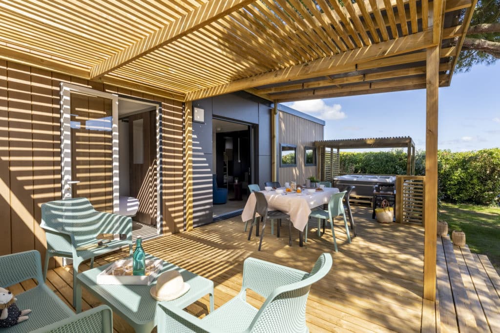 Mobil-home EXCLUSIF – 3 chambres – 2 salles d&rsquo;eau – SPA privatif